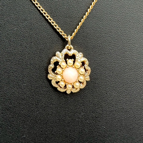 VINTAGE SIGNED SARAH COVENTRY SWEET FLOWER PENDANT NECKLACE - Picture 9 of 10